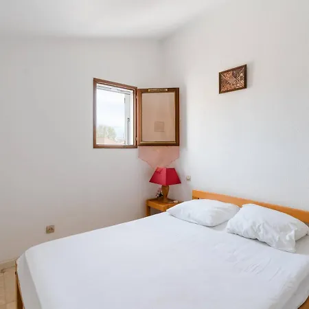 Chaleureuse A - 6 Pers, Pres De La Plage, Garage, Cuisine Equipee, Confort Moderne - Fr-1-409a-17 * Gruissan