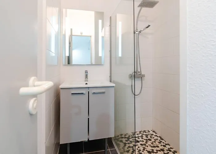 Chaleureuse A - 6 Pers, Pres De La Plage, Garage, Cuisine Equipee, Confort Moderne - Fr-1-409a-17